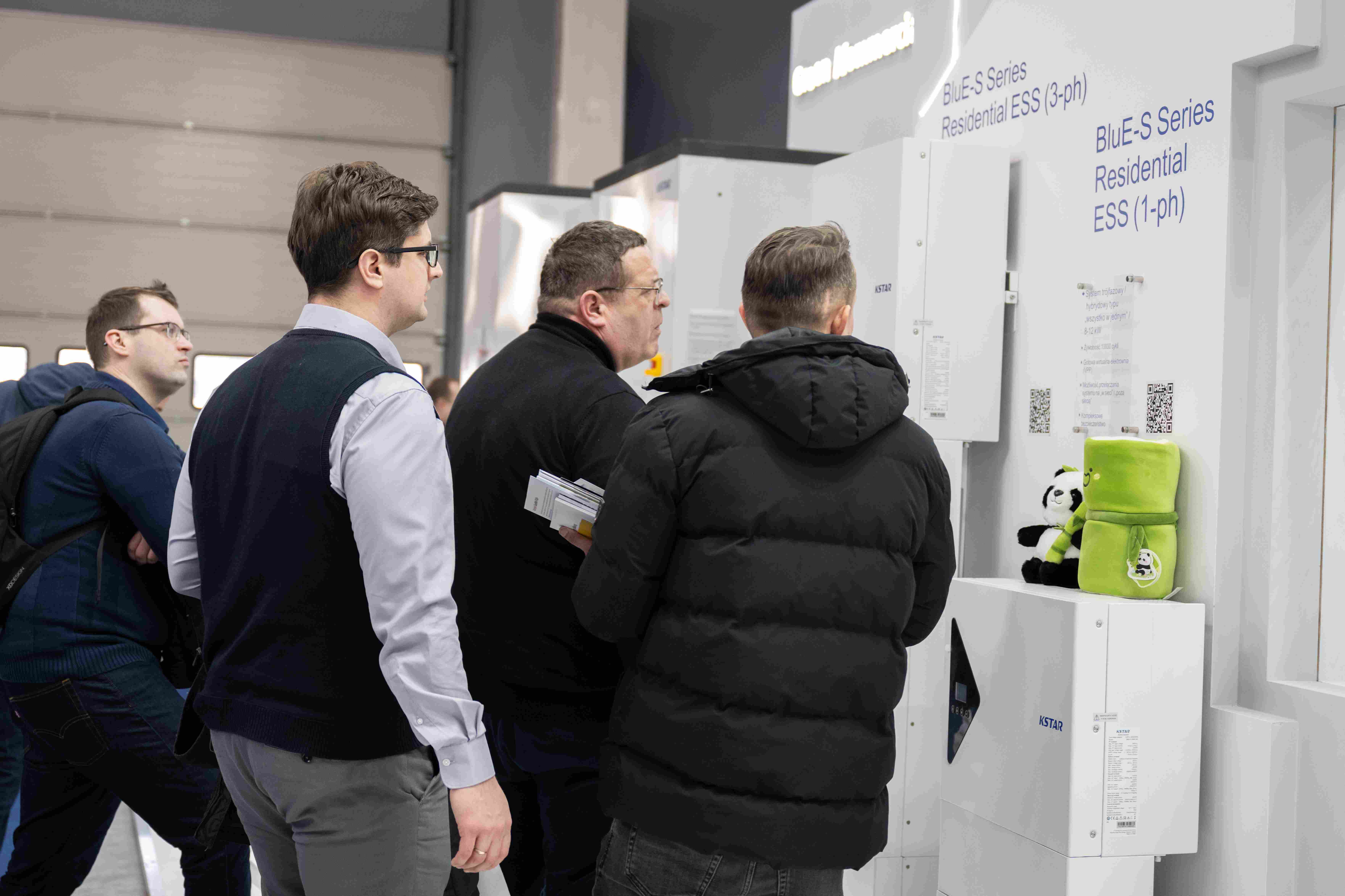 KSTAR BlueWave- en G-serie omvormers op ENEX 2025