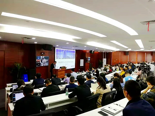 Het succesvolle verloop van de eindejaarssamenvatting 2019 van Kstar International Market Center