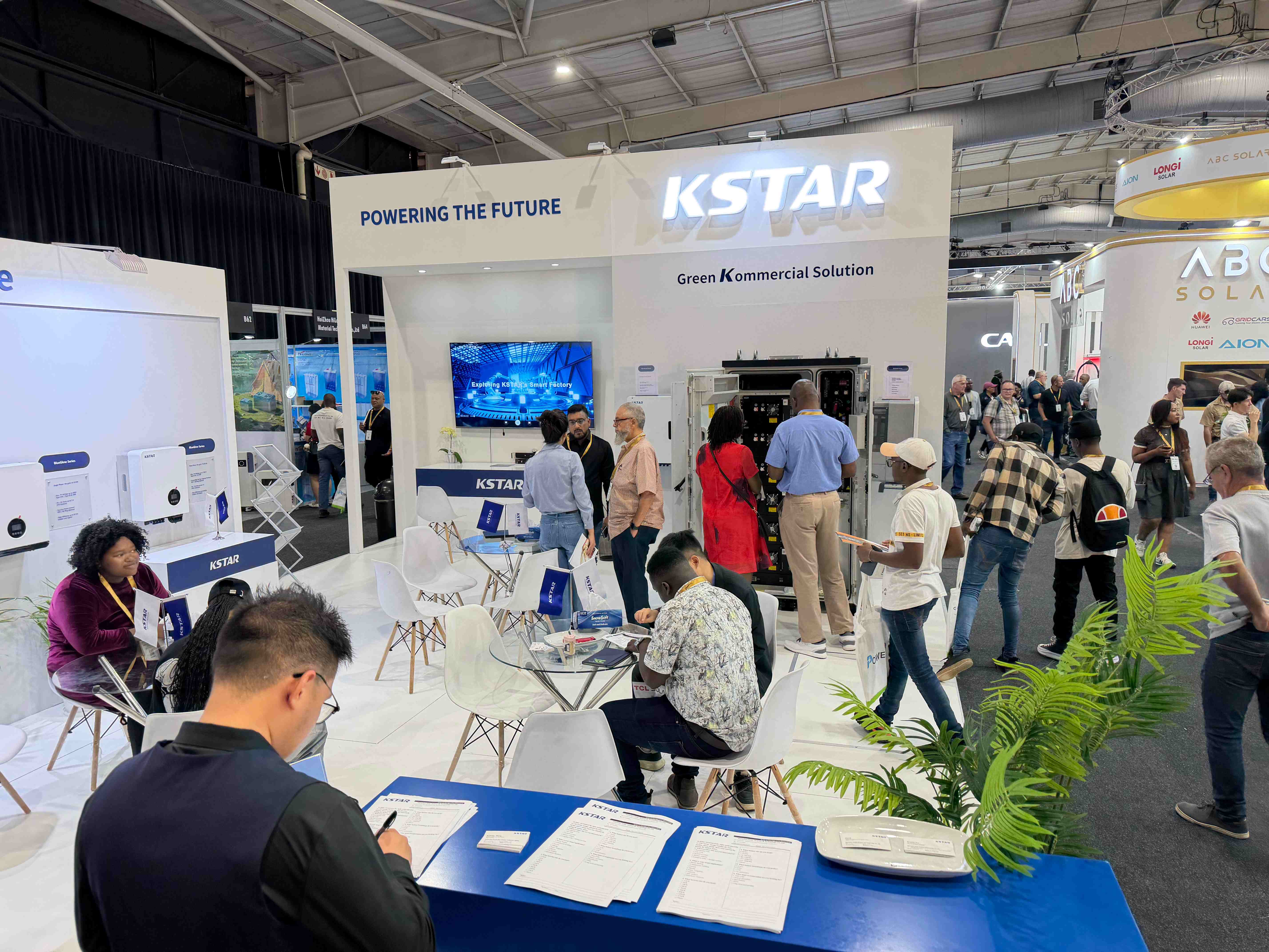 KSTAR zonne-energie- en energieopslagoplossingen op Solar & Storage Live Africa 2026